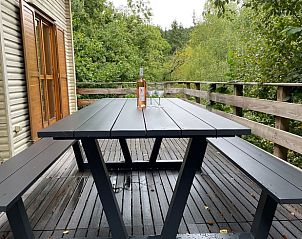 Genieen Sie die Natur auf der Terrasse des Ferienhauses in Oignies-en-Thirache Viroinval, gelegen in den grnen Ardennen, Namur, Belgien.