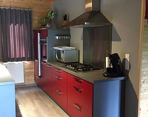 Modern kitchen of Chalet Eikenblad, fully equipped vacation home in Durbuy, Ardennes.