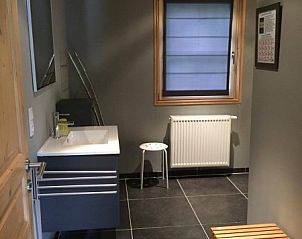 Modern bathroom in Chalet Eikenblad, luxury vacation home in Durbuy, Ardennes, Belgium.