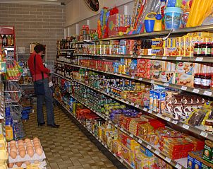 Lokale winkel nabij Cosy Cottage vakantiehuis in La Roche-en-Ardenne, Ardennen, Belgi, ideaal voor het inslaan van verse producten.