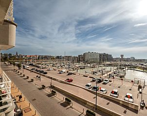Genieen Sie den Panoramablick auf den Hafen vom Apartment Bella II, das an der belgischen Kste in Blankenberge liegt.