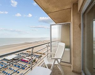 Genieen Sie vom Balkon der Ocean Suites - 1108, einem Ferienhaus an der belgischen Kste in Blankenberge, einen wunderschnen Meerblick.