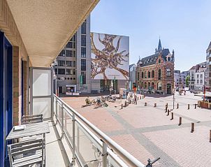 Genieen Sie den Blick auf die Stadt vom Balkon des Majestic Stad - 002, einer Ferienwohnung im Herzen von Blankenberge an der belgischen Kste.