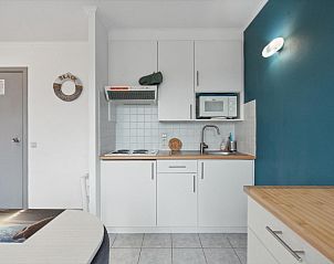 Moderne Kche in Ocean Suites  514, Ferienhaus an der belgischen Kste in Blankenberge, mit stilvoller Einrichtung und praktischen Annehmlichkeiten.