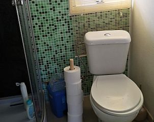 Bathroom in chalet Jabbeke no 42, De Haan, Belgian coast, with toilet and shower.