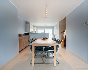 Moderne Essecke im Appartement Parklane, Bredene, belgische Kste. Genieen Sie Komfort und Stil in diesem gerumigen Ferienhaus.
