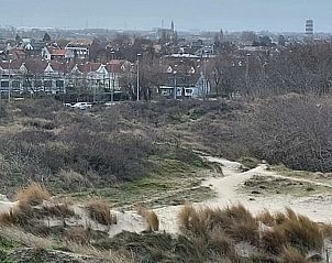 View of the city from the dunes at Holiday Home Duinhoevelaan, Bredene-aan-Zee, with beautiful scenery.