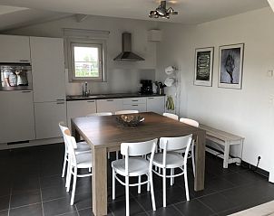 Volledig uitgeruste keuken in Zee en Polder nr.1 vakantiehuis, Westende, Belgische kust voor culinaire liefhebbers.
