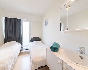 Guest house 1140116 - Apartment Belgian Coast - Appartement Maya - Parking and distant view