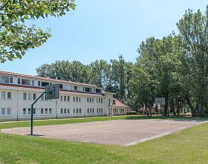 Guest house 1140116 - Apartment Belgian Coast - Appartement Maya - Parking and distant view