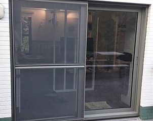 Flowers and plants at De Haan Cottage 670, vacation home in De Haan, Belgium, with beautiful decoration.